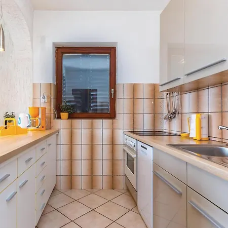 5 Bedroom Cozy In Holiday home