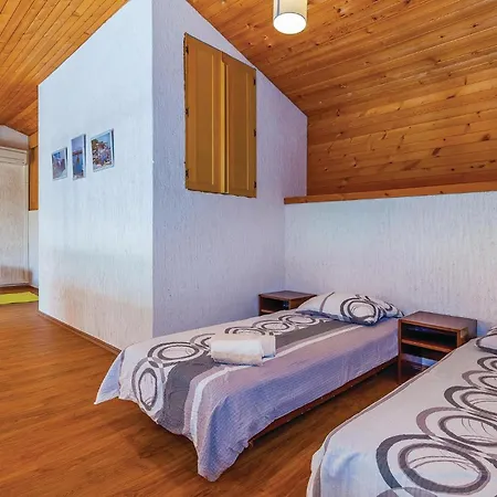 5 Bedroom Cozy In Holiday home