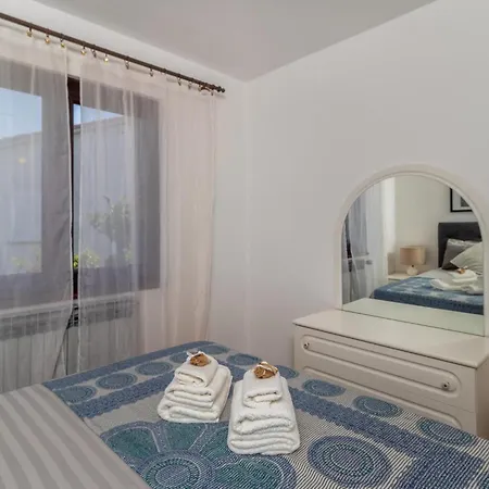 5 Bedroom Cozy In Holiday home